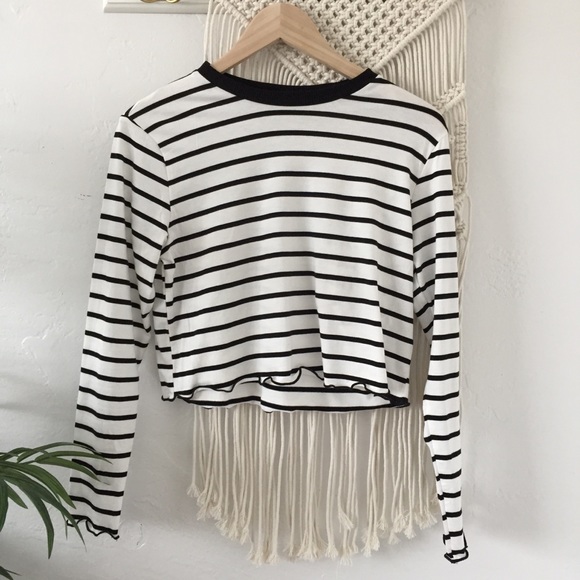❗️One Left❗️NWT Stripe Long Sleeve Crop Top - Picture 5 of 5